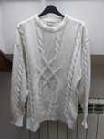 Sweter biały z pięknym wzorem