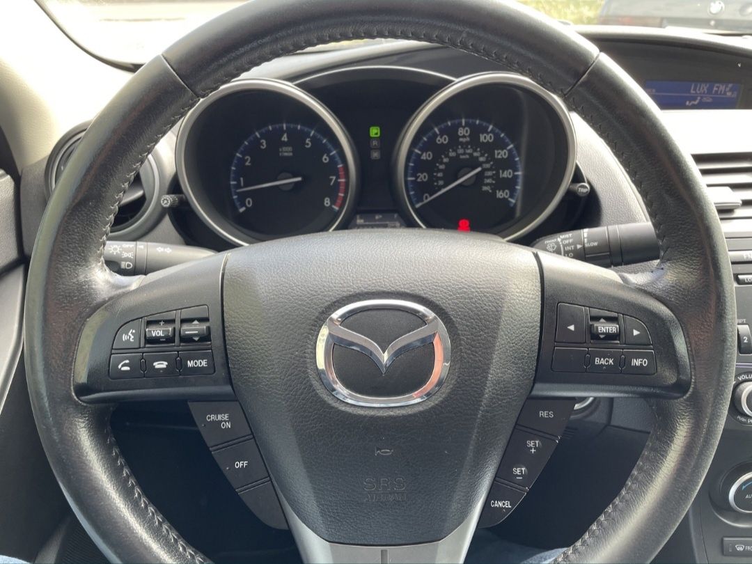 Mazda 3  2013 рік