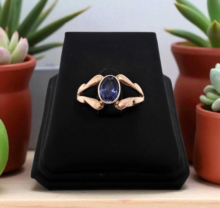 Złoty pierścionek pr.585 rozmiar : 24 3,95 gram