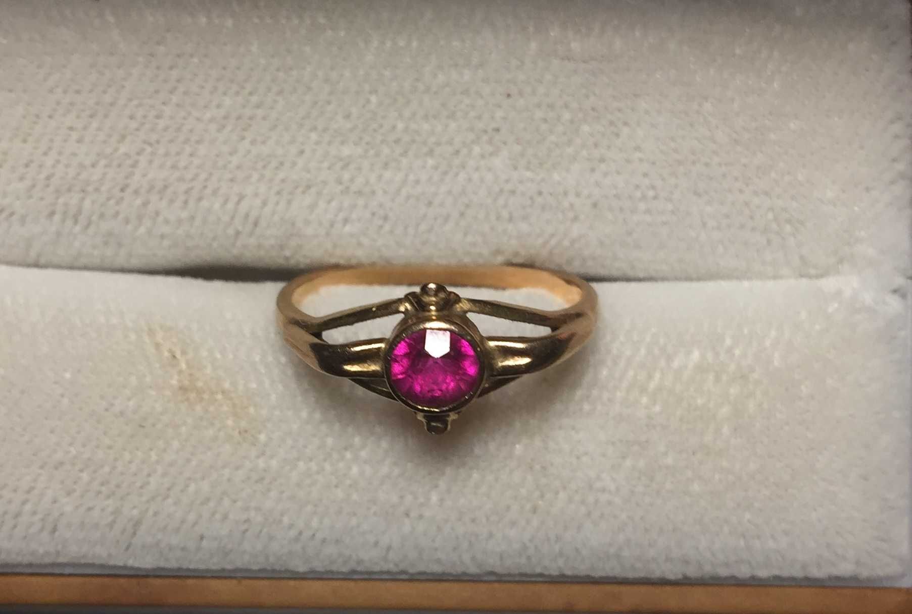 Золотые кольца 583-й пробы из коллекции СССР со вставками