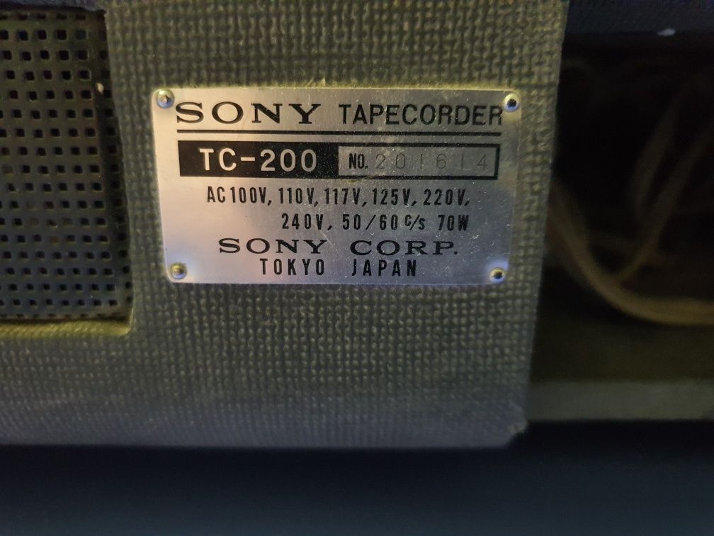 Магнитофон SONY TC-200