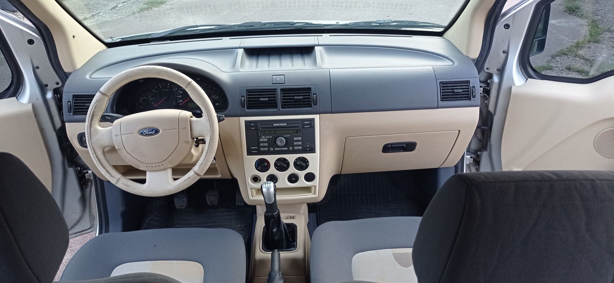 Ford Tourneo Connect пасажир