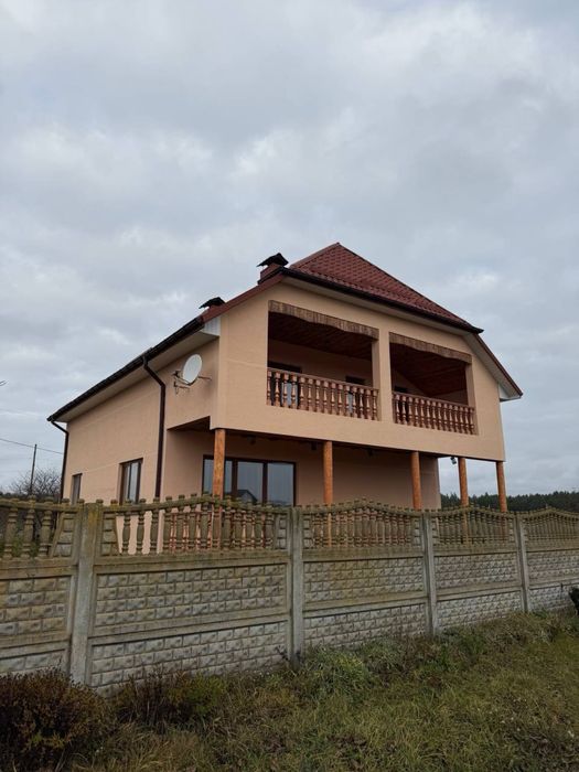 Продаж двоповерхового будинку .с.Забороль