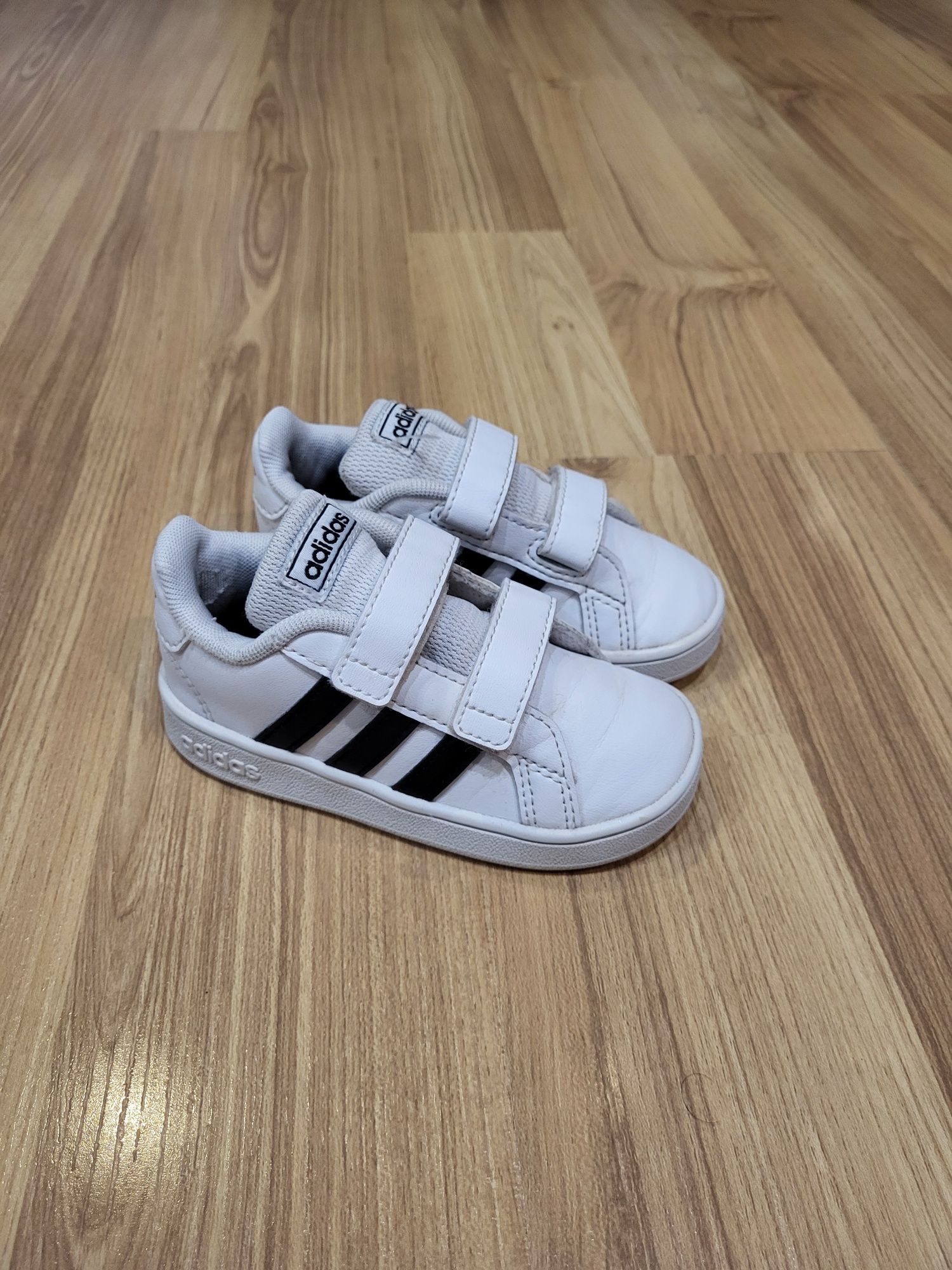 Кросівки Adidas Neo