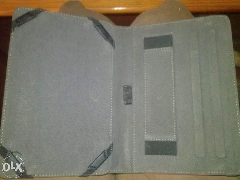 Capa tablet 7'' vermelho quase escuro