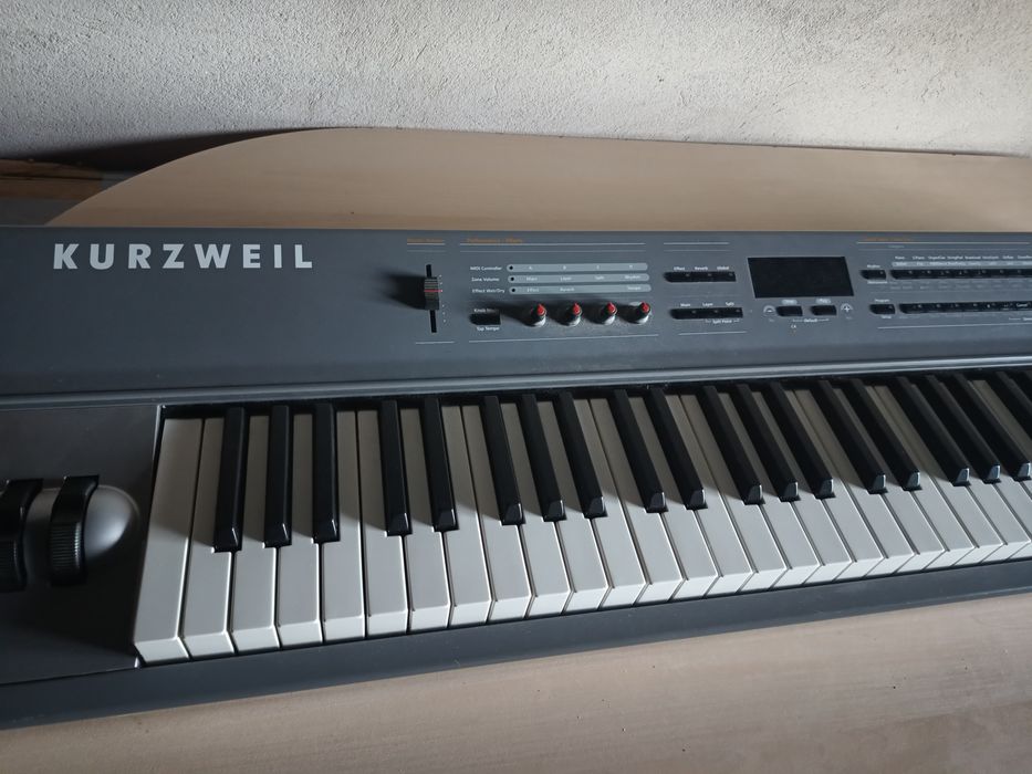 Електро піаніно,синтизатор Kurzweil sp2