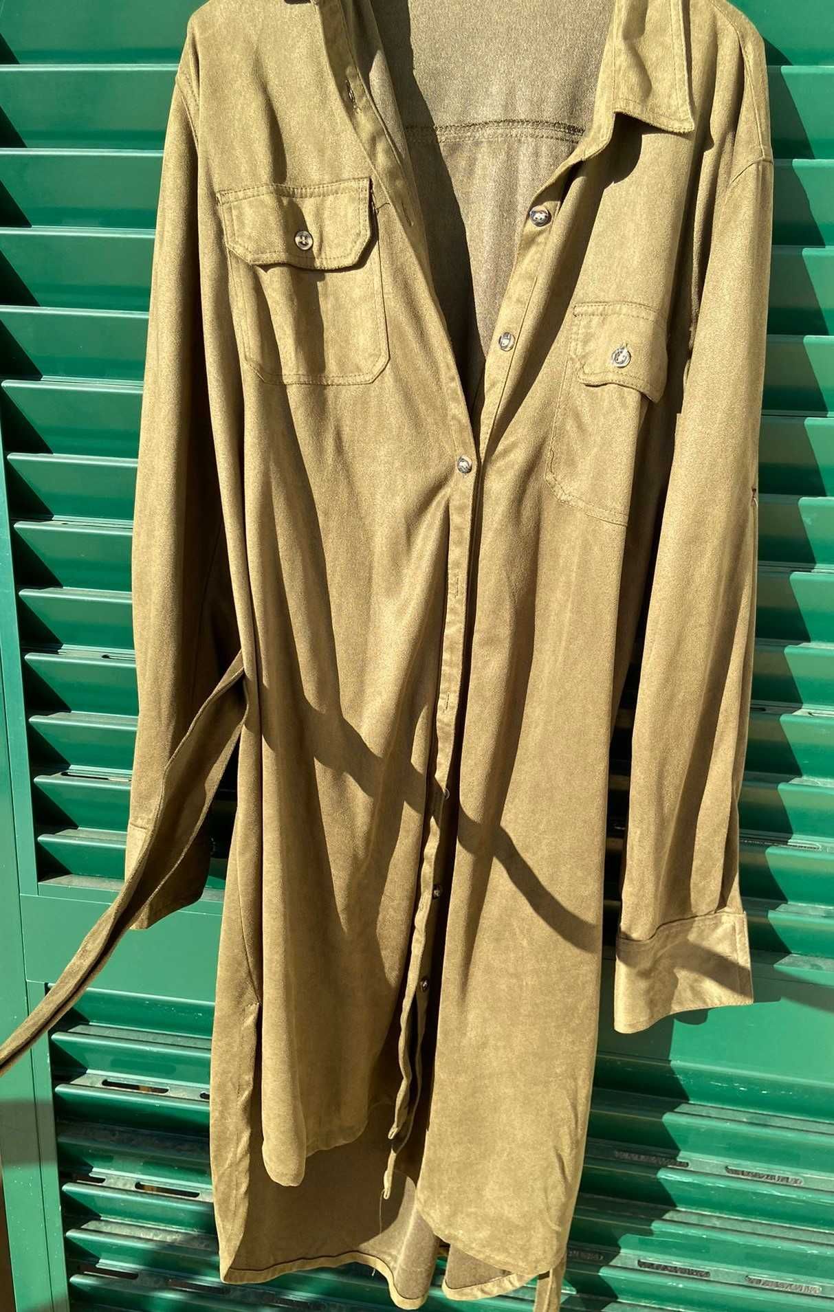 casaco longo verde seco