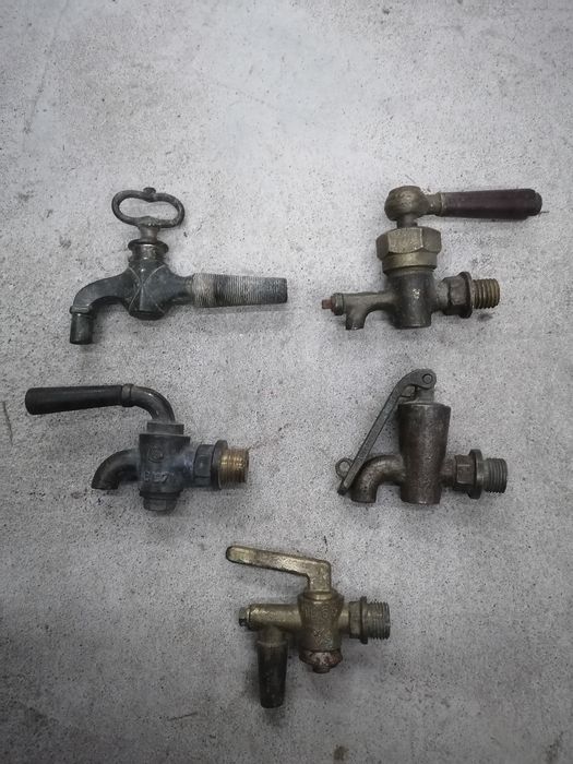 Stary mosiężny szpunt kran do beczki