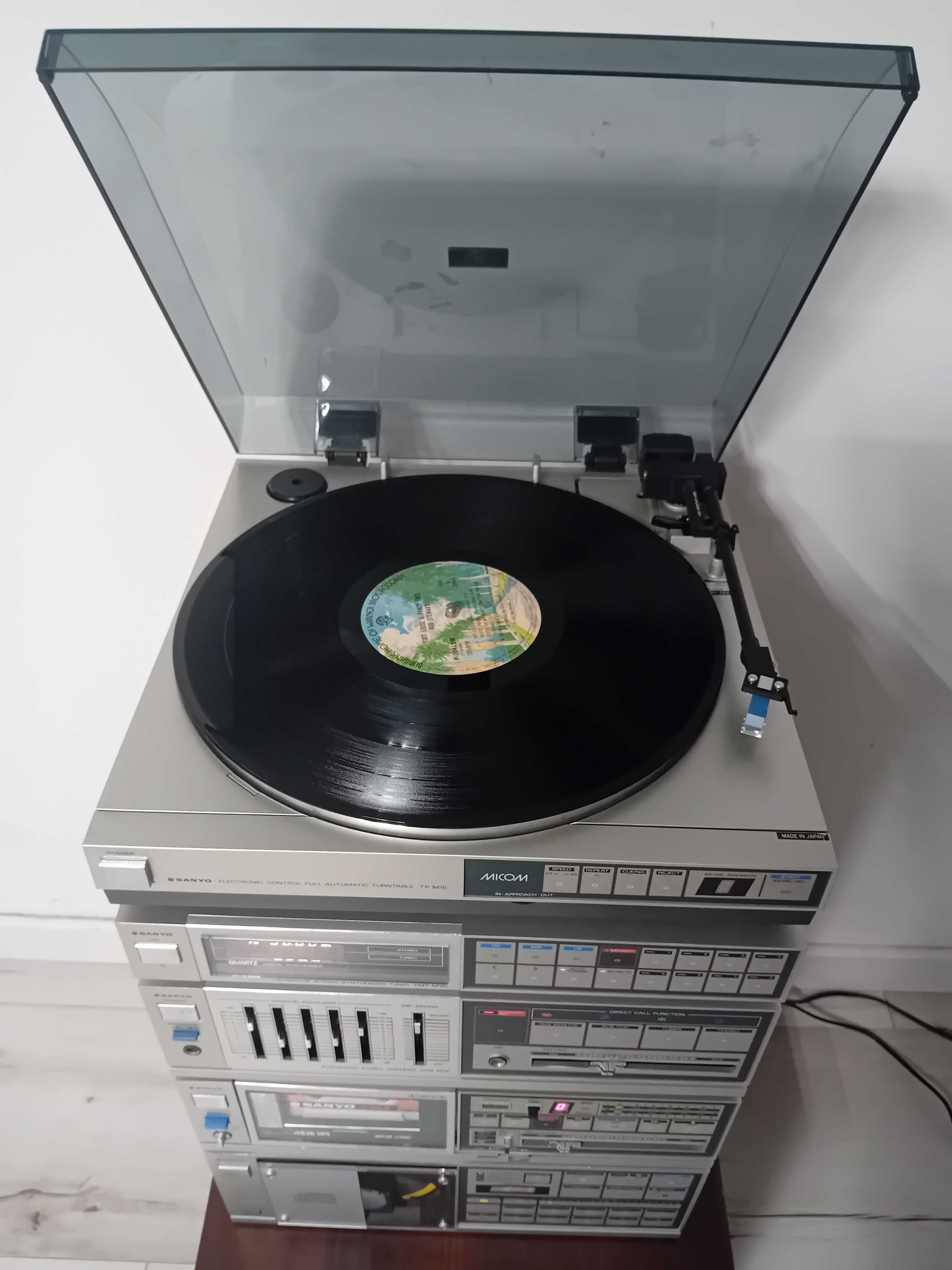 SANYO zestaw midi z pionowym CD SANYO DAD M15