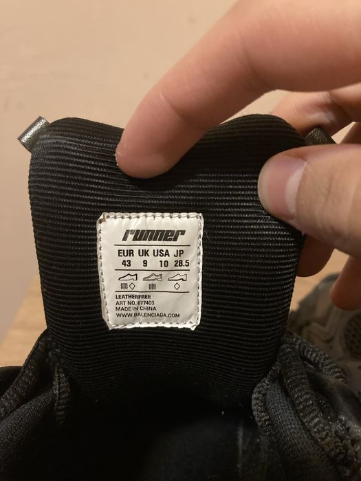 Balenciaga runner black
