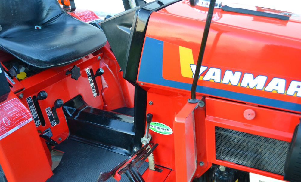 Traktorek japoński mini traktor Kubota M Mitsubishi