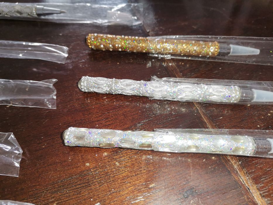 Lote 41 canetas novas