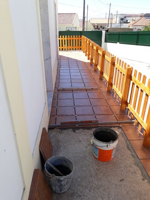 Executo pequenos serviços de remodelações