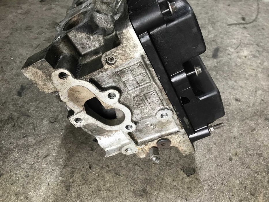 ГБЦ головка блока циліндрів Ford Focus MK1 Fiesta Fusion 1.6 БЕНЗИН.