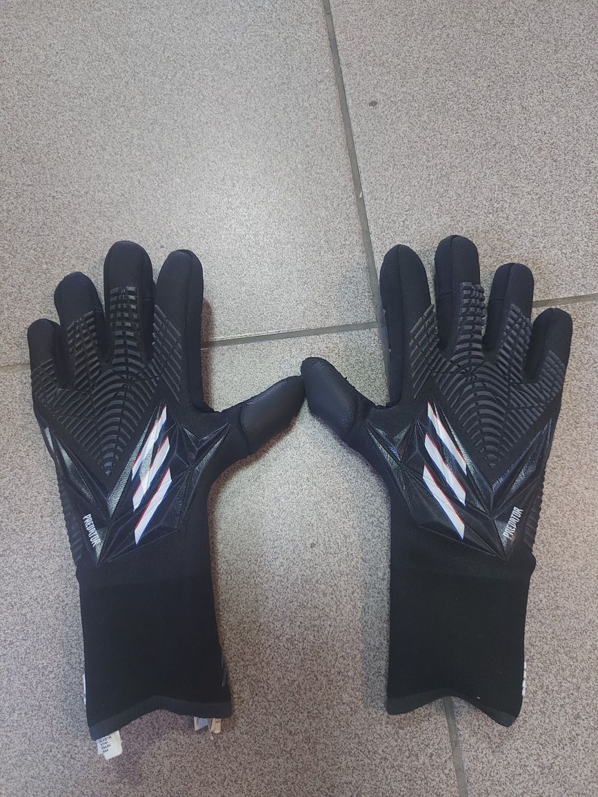 Воротарські рукавички Adidas Predator Pro Goalkeeper Gloves H62419 роз