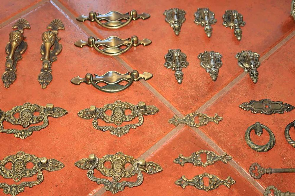 Puxadores e peças para gavetas móveis portas ou janelas