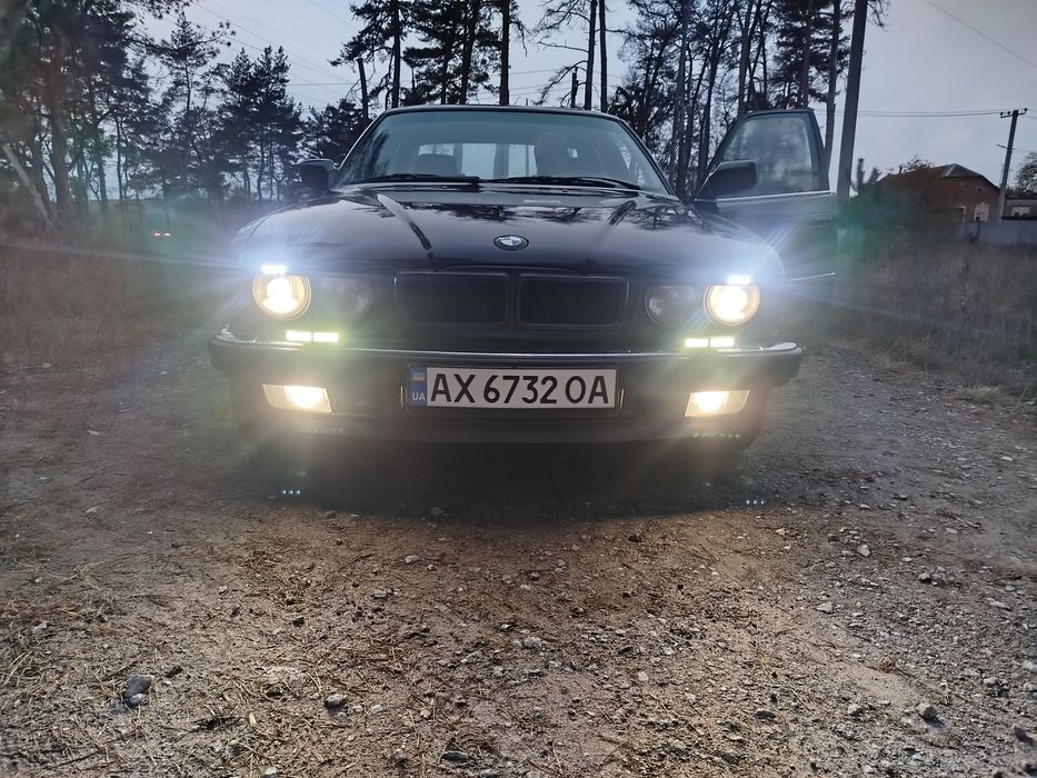 БМВ е32 735i в хорошем состоянии
