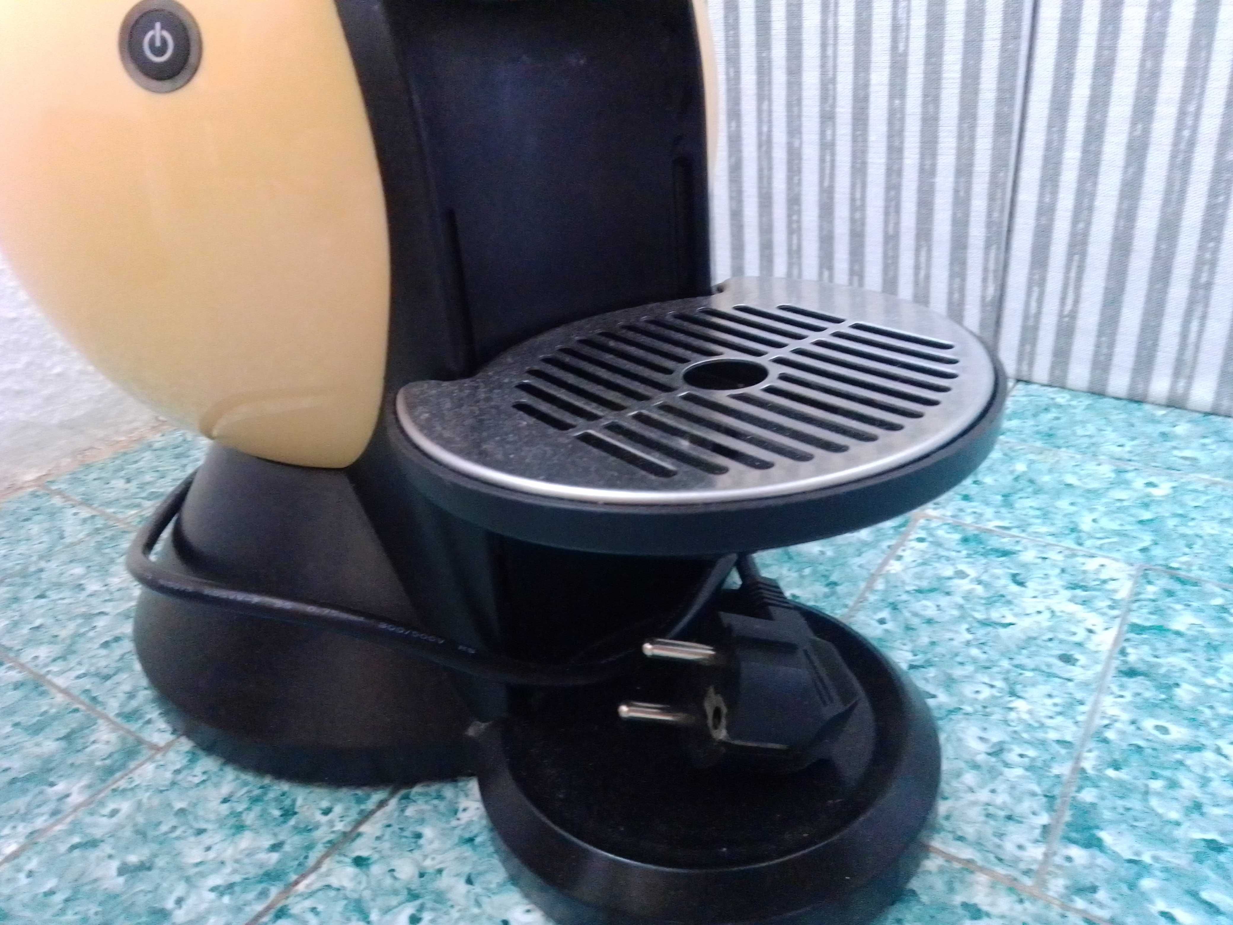 AVARIADA - Máquina de Café Nescafé Dolce Gusto Krups