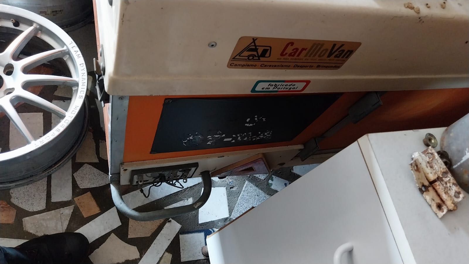 Vendo atrelado tenda