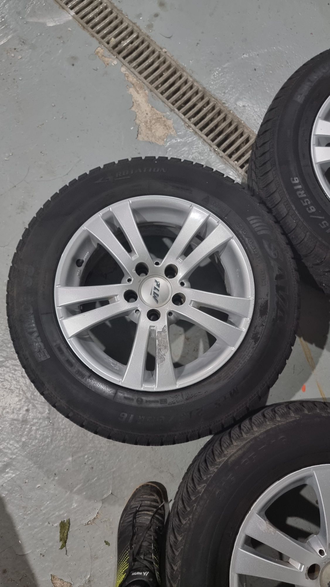 Koła opony 16" 215/65R16