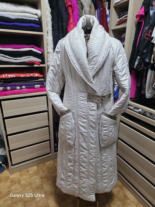 Casaco comprido elégante e quente