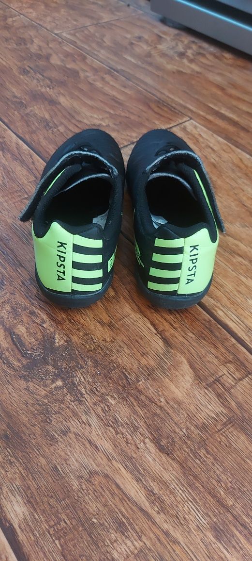 Buty korki kipsta 33