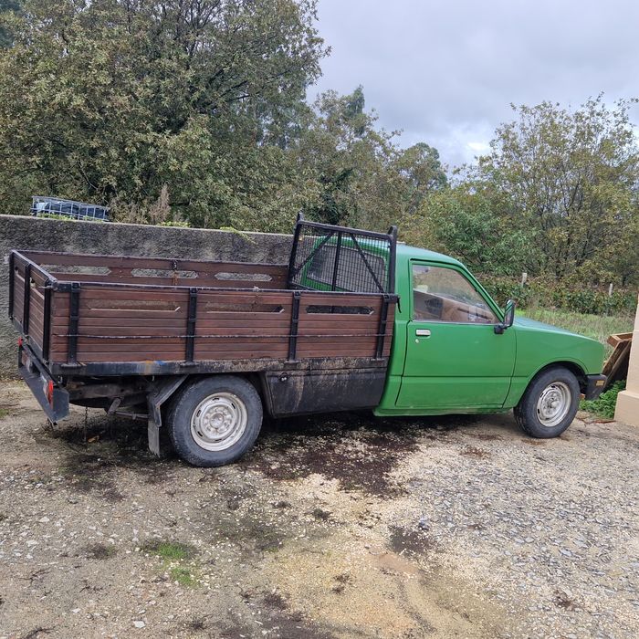 Carrinha caixa aberta Beford.