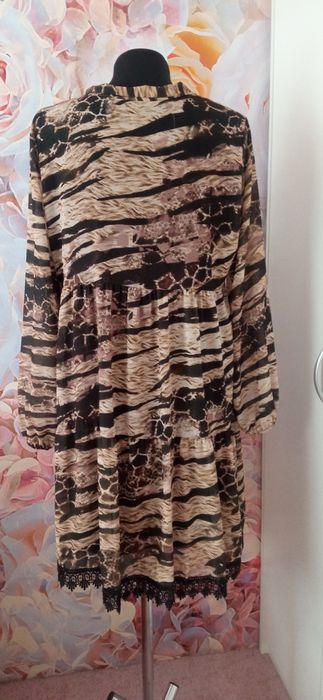 Sukienka wzorzysta L