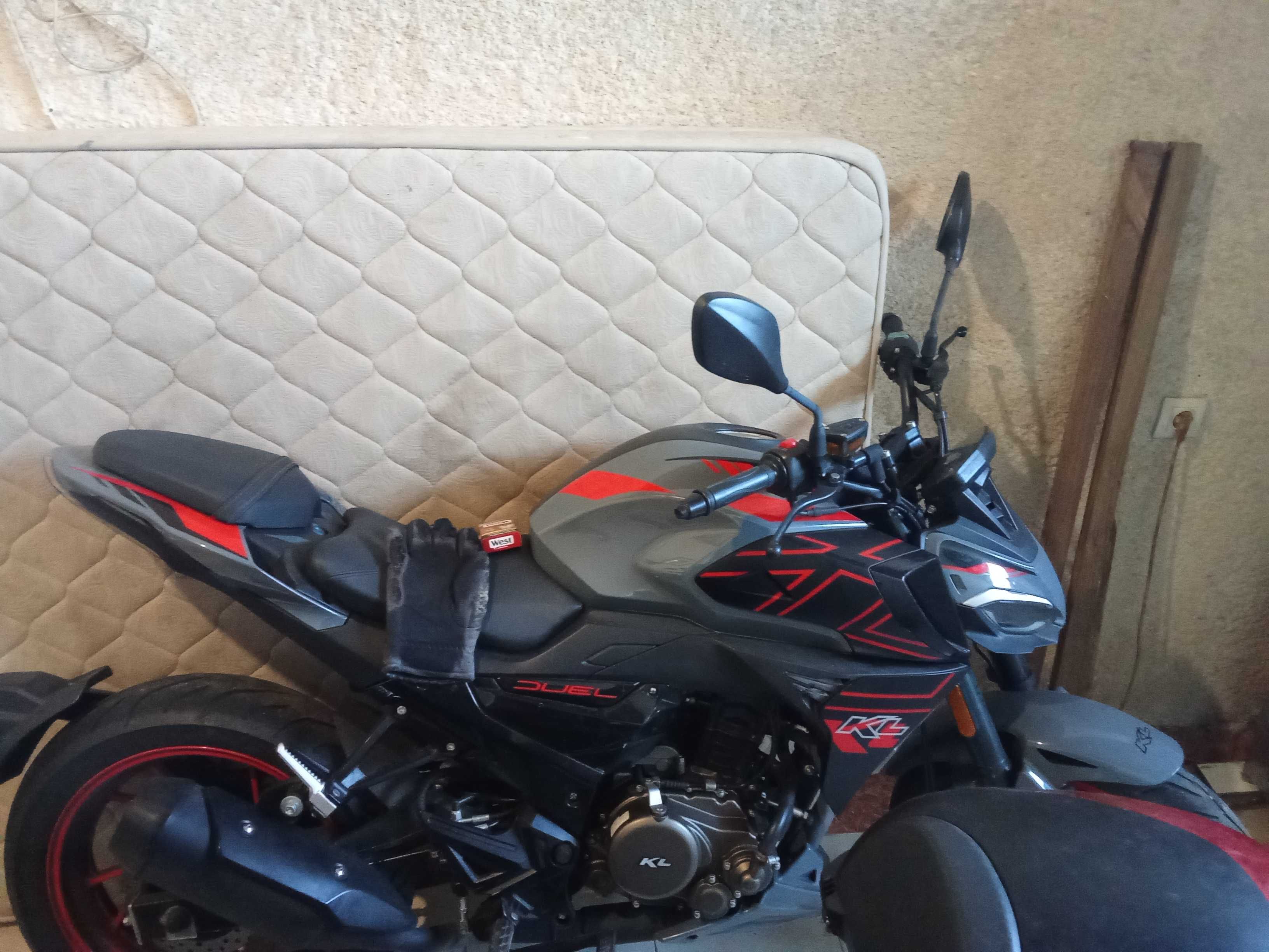 Vendo moto kl 125