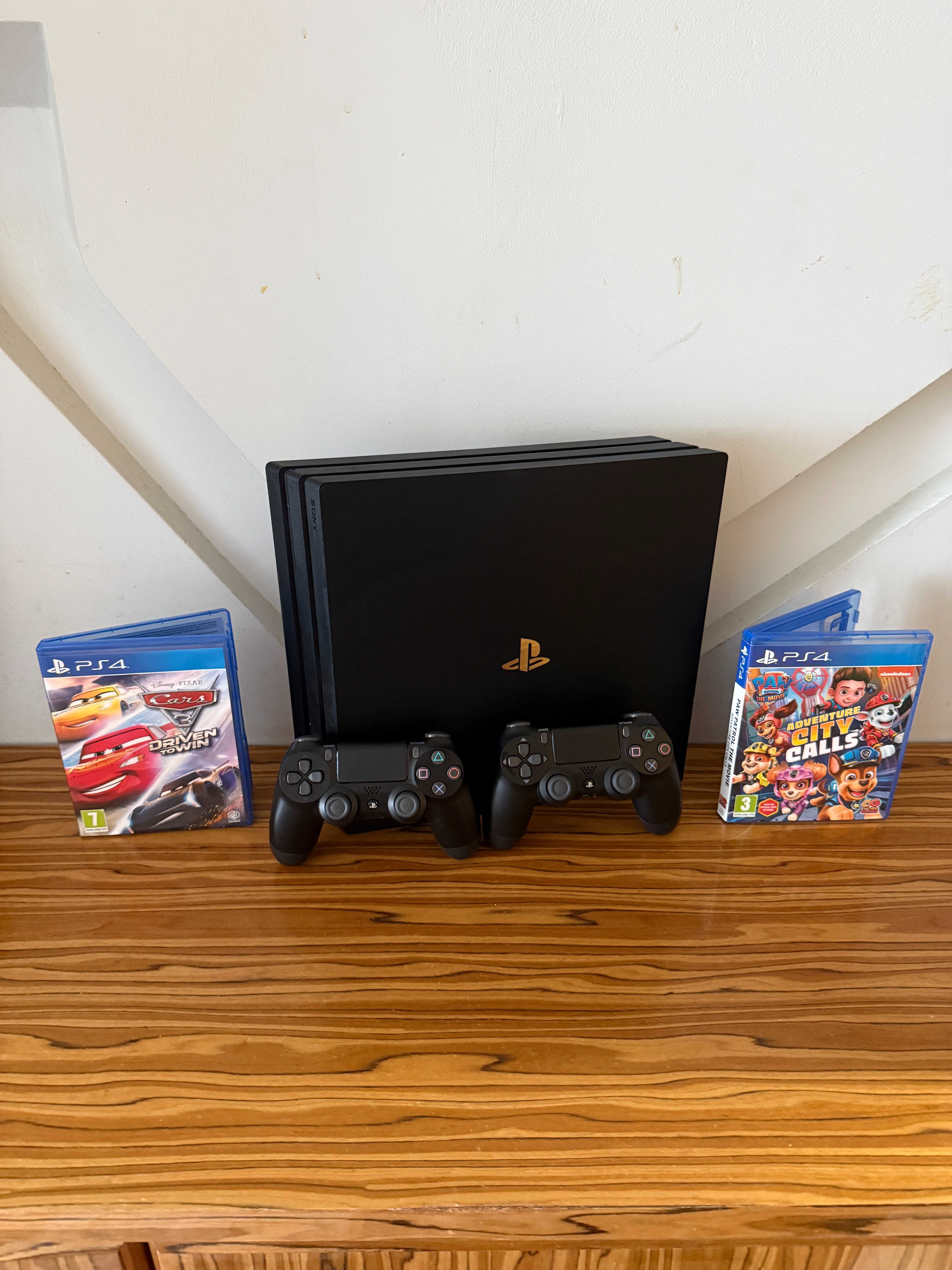 [PS4] Konsola PlayStation 4 Pro 1TB + 2 Pady + 2 Gry