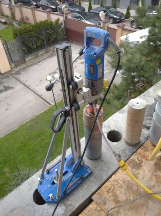 Алмазне свердління (буріння) отворів в бетоні та цеглі