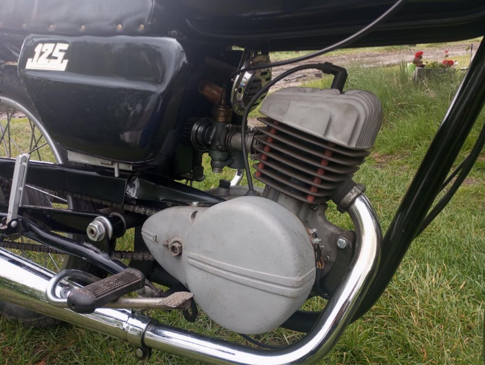 WSK 125 z dokumentami