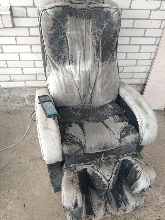 Масажне  крісло.