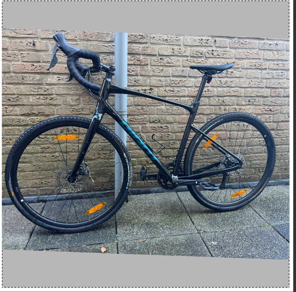 Gravel Giant Revolt Rozmiar L Sora 2x9