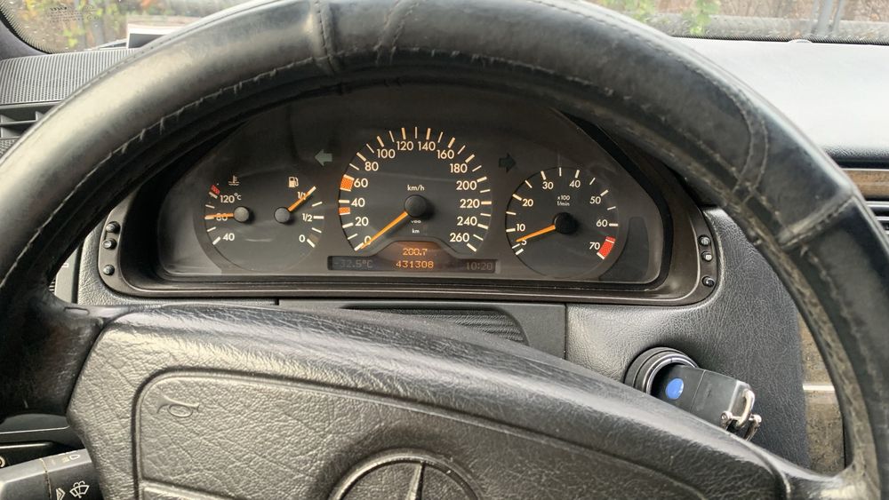 мерседес 210 в стані