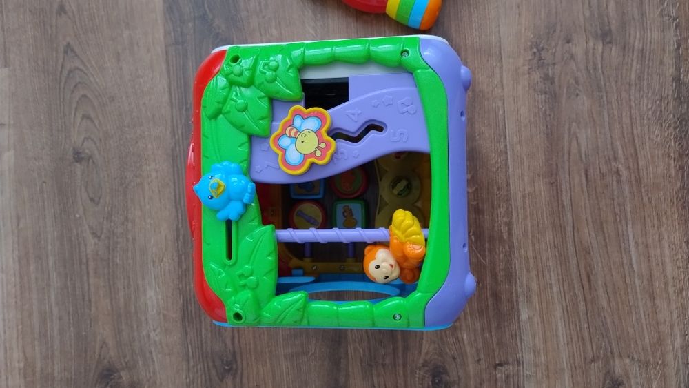 Książeczka Muzyczne opowiadanki i Kostka aktywności Vtech