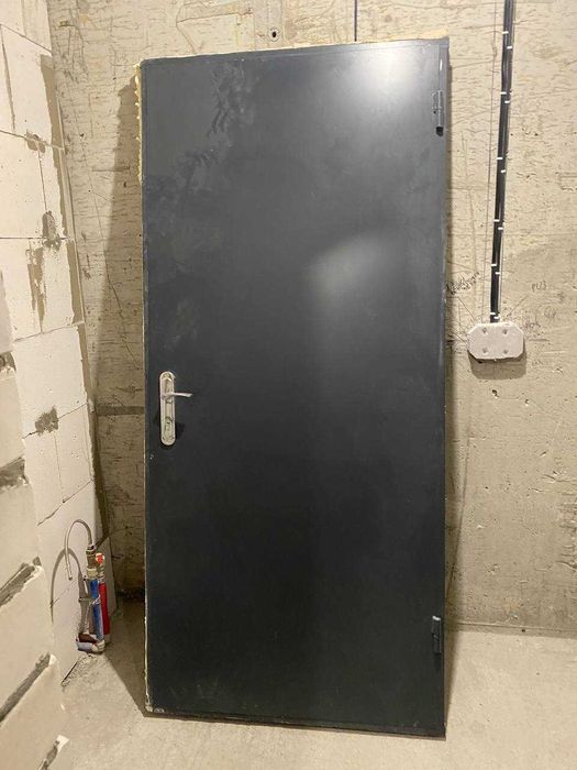 Вхідні двері б/у від Жилобуд-2