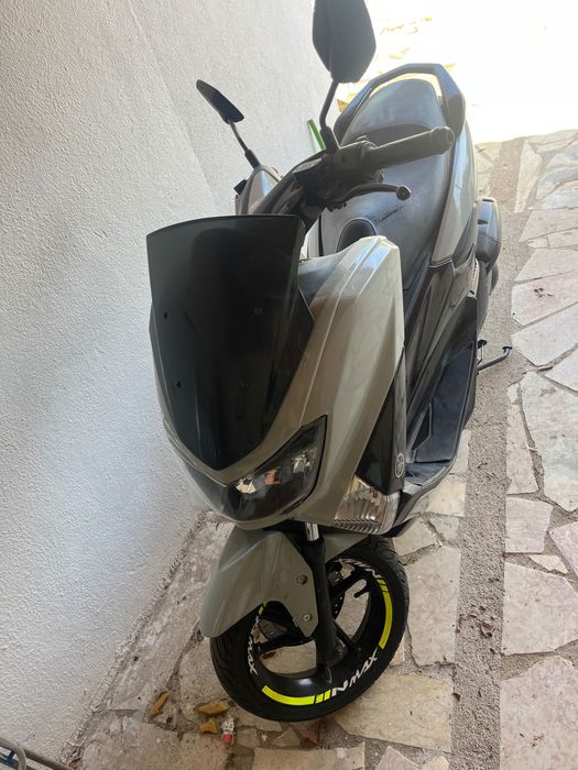 Yamaha Nmax 125 pronto a andar