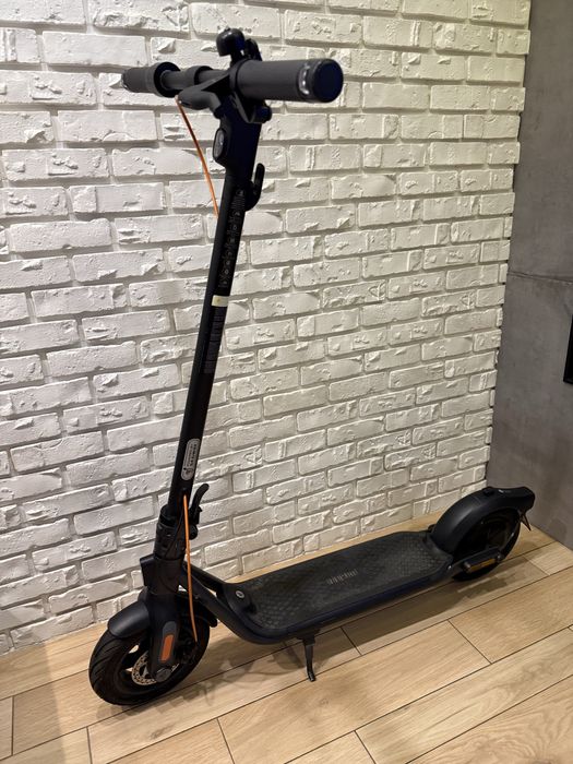 Ninebot Kickscooter F2 Plus