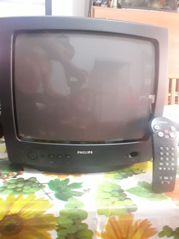 Televisão Philips com Comando