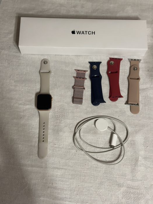 Продам Apple Watch se 40mm