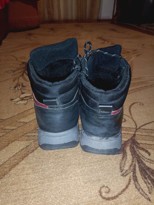 Зимове взуття 45 розмір
