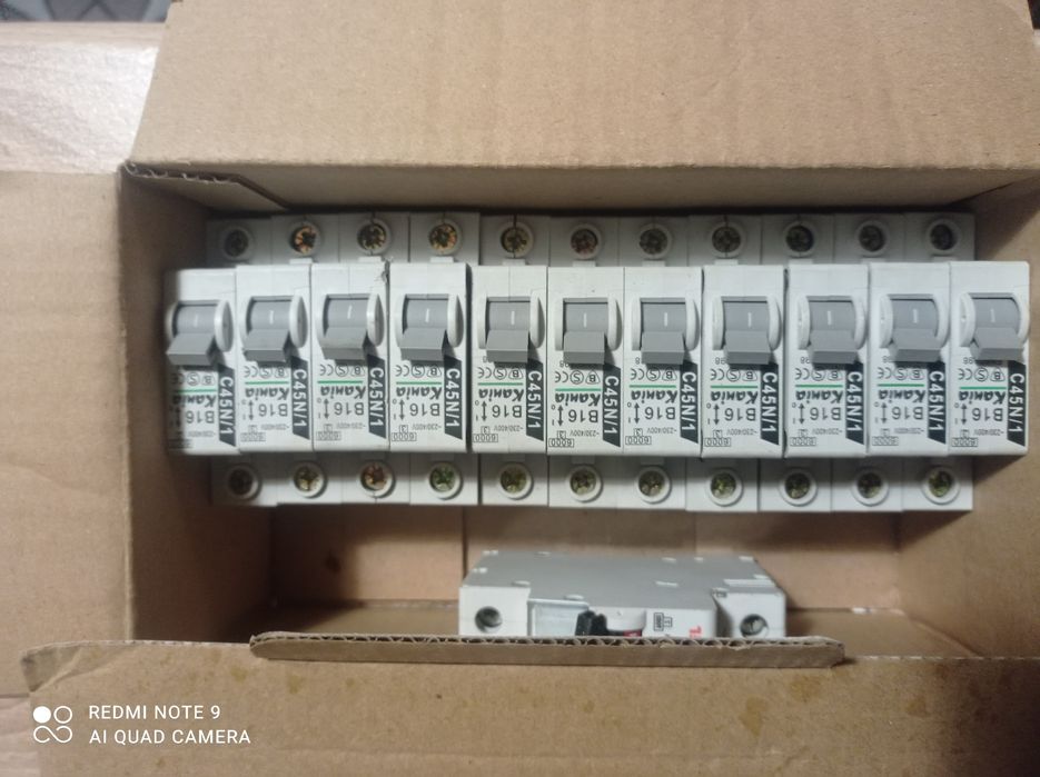 Bezpieczniki B16 i B10  24sztuki