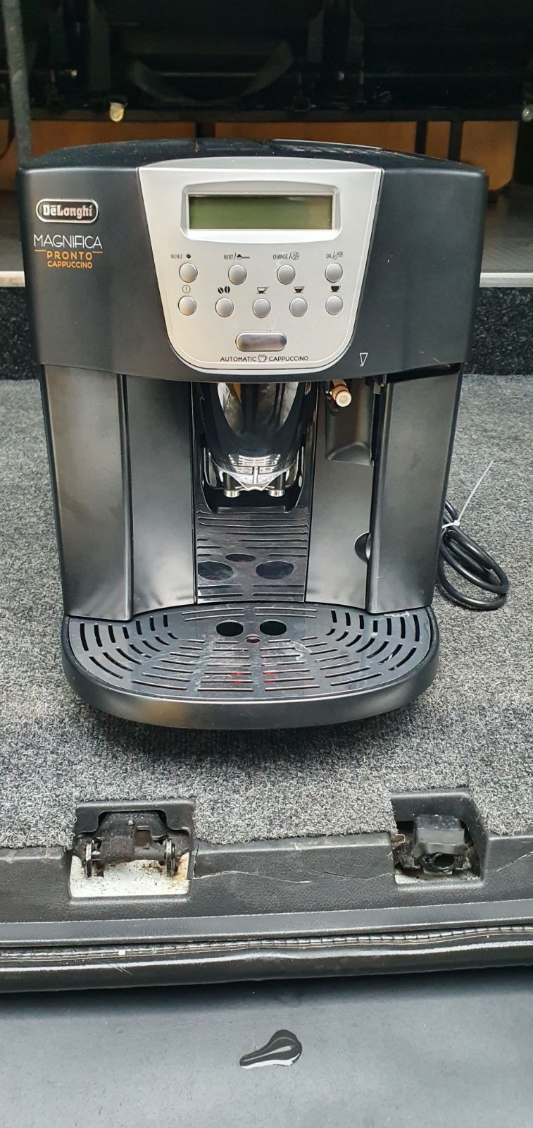 Продам DeLonghi magnifica