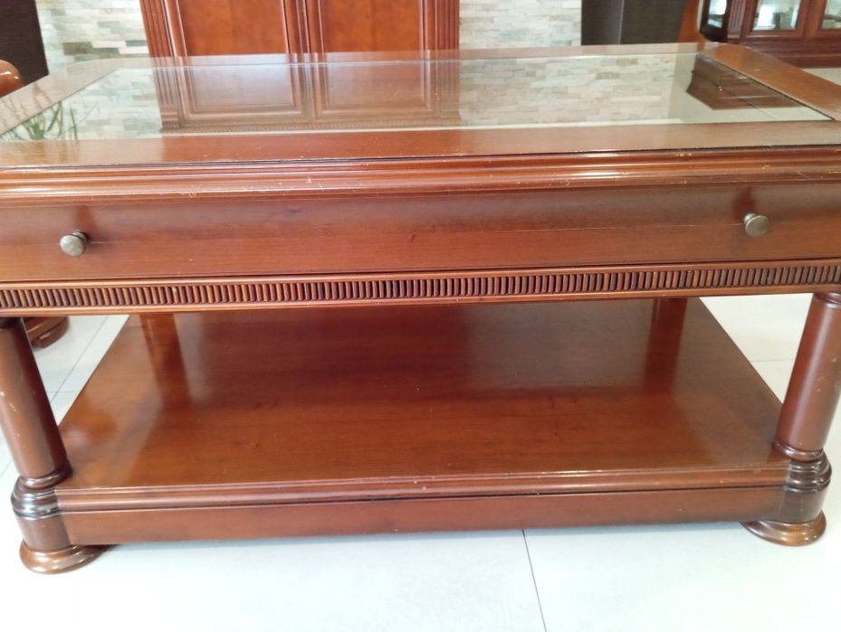 Mesa de centro em cerejeira