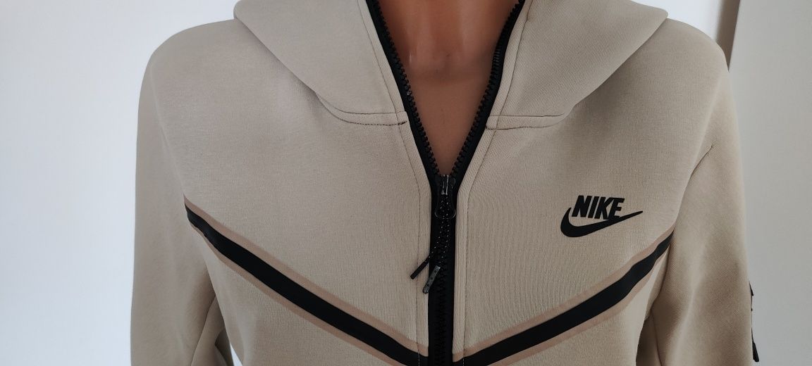 Bluza Nike tech fleece S