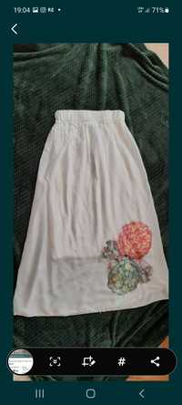 Długa biała spódnica w kwiaty S/M