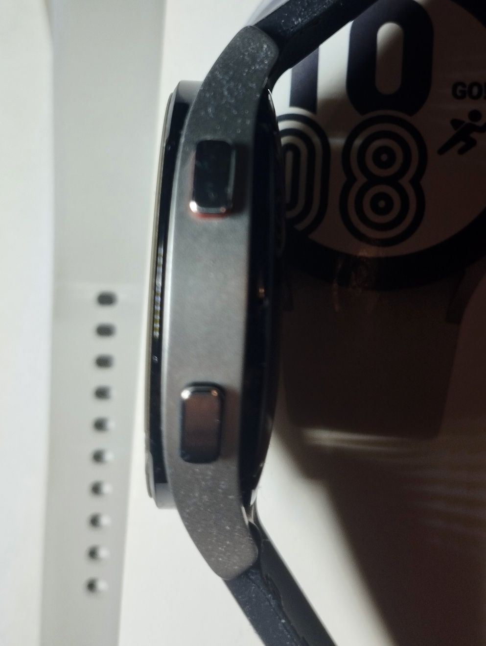 Продам Samsung galaxy watch 4 44mm silver.