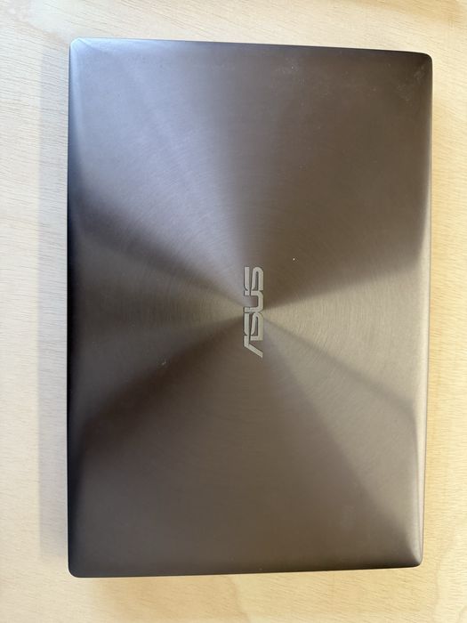ASUS 13” 12GB I7 2.50 GHZ 256GB SSD