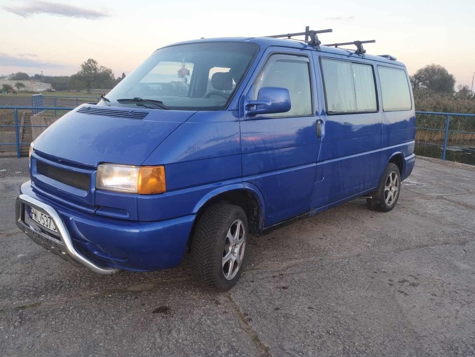 Sprzedam Volkswagen T4 z silnikiem 2.4.
Auto 7-osobowe z możliwością s